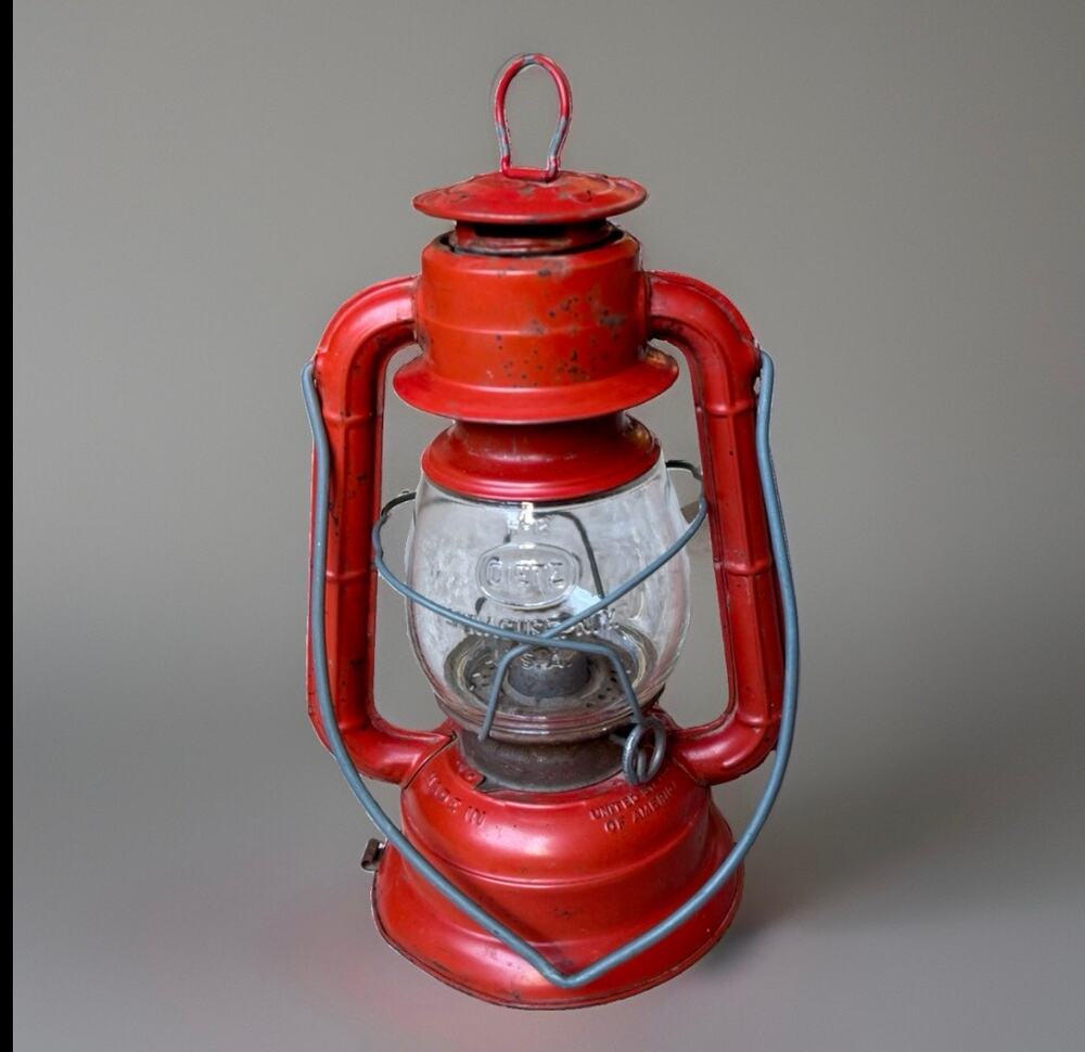 Vintage Dietz Comet Red Kerosene Lantern Made in USA Original Globe 9” Tall